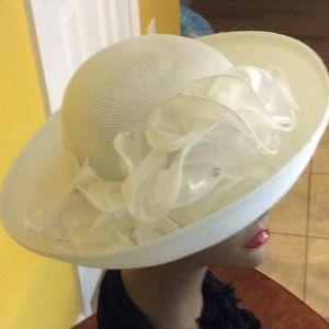 Women’s Stain Cloche with Satin bow